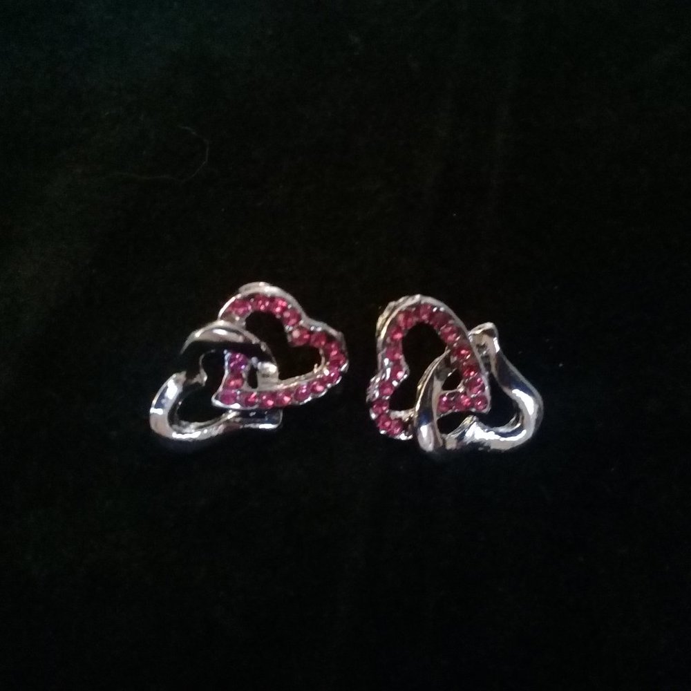 Silver with pink rhinestone heart earrings